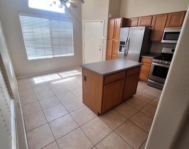 6728 E Melrose Street - Photo Thumbnail 6