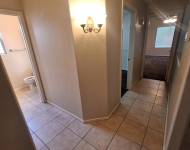 6728 E Melrose Street - Photo Thumbnail 9