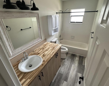 4684 Se Teri Place - Photo Thumbnail 13