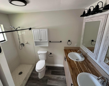 4684 Se Teri Place - Photo Thumbnail 11