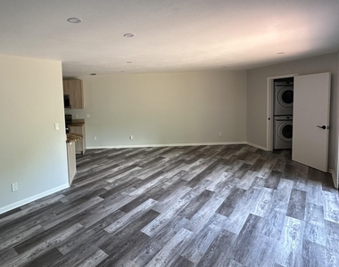 4684 Se Teri Place - Photo Thumbnail 16