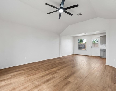 11933 Nw 7th Street - Photo Thumbnail 5