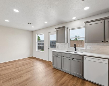 11933 Nw 7th Street - Photo Thumbnail 10