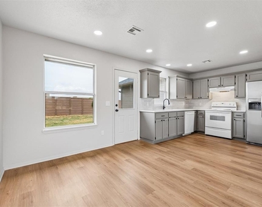 11933 Nw 7th Street - Photo Thumbnail 11