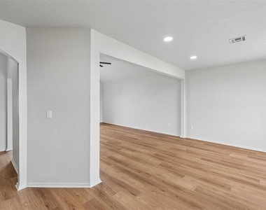 11933 Nw 7th Street - Photo Thumbnail 15