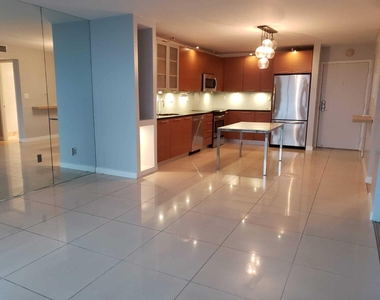 600 Ne 36th - Photo Thumbnail 4