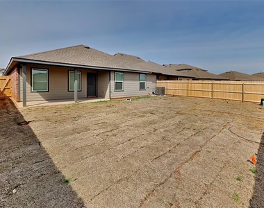 2740 Dennis Drive - Photo Thumbnail 16