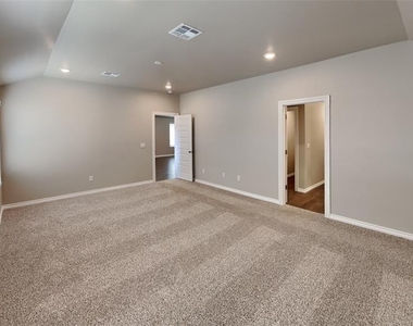 2740 Dennis Drive - Photo Thumbnail 7