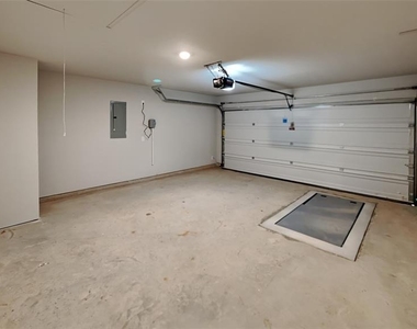 2740 Dennis Drive - Photo Thumbnail 15