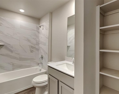 2740 Dennis Drive - Photo Thumbnail 11