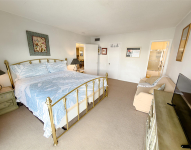 412 S Cypress Road - Photo Thumbnail 9