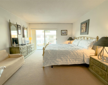 412 S Cypress Road - Photo Thumbnail 7