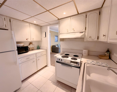 412 S Cypress Road - Photo Thumbnail 11