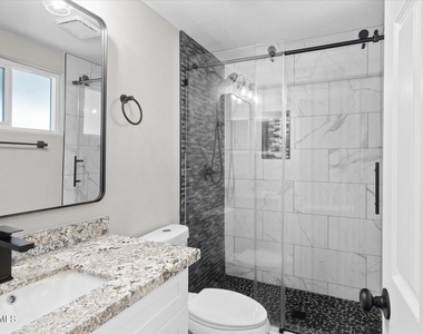 1604 W Colt Road - Photo Thumbnail 15