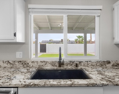 1604 W Colt Road - Photo Thumbnail 5