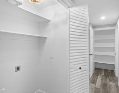 1604 W Colt Road - Photo Thumbnail 24