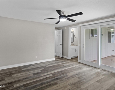 1604 W Colt Road - Photo Thumbnail 12