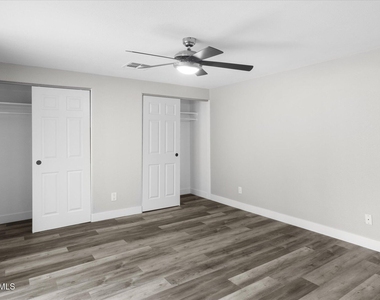 1604 W Colt Road - Photo Thumbnail 11
