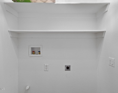 1604 W Colt Road - Photo Thumbnail 23