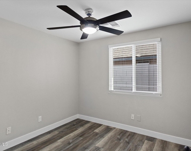 1604 W Colt Road - Photo Thumbnail 16