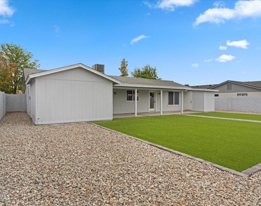 1604 W Colt Road - Photo Thumbnail 30