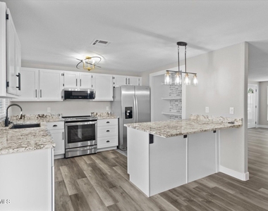 1604 W Colt Road - Photo Thumbnail 2