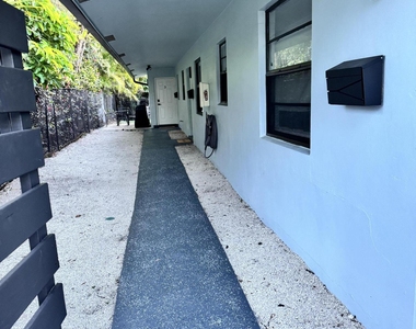 221 Se 11th Avenue - Photo Thumbnail 9