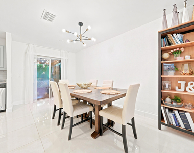 8026 Sw 20th Court - Photo Thumbnail 9