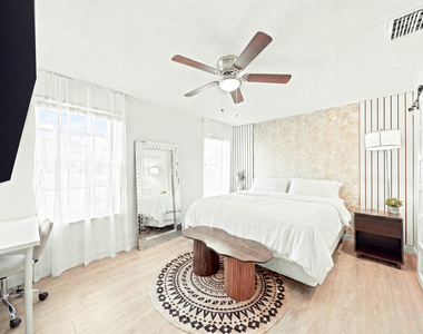 8026 Sw 20th Court - Photo Thumbnail 3