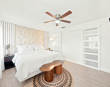 8026 Sw 20th Court - Photo Thumbnail 5