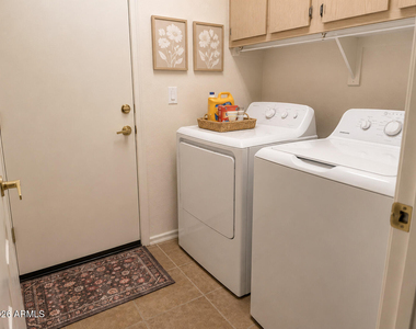 39820 N Mill Creek Court - Photo Thumbnail 13