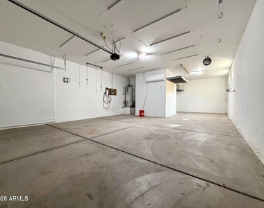40865 W Hensley Way - Photo Thumbnail 19