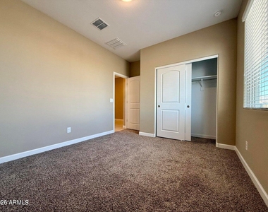 40865 W Hensley Way - Photo Thumbnail 5