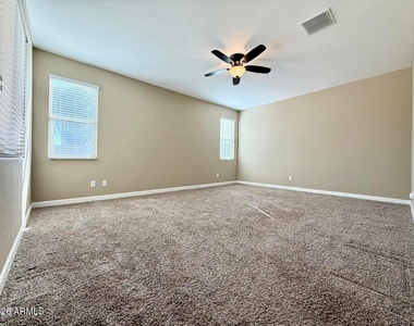 40865 W Hensley Way - Photo Thumbnail 10