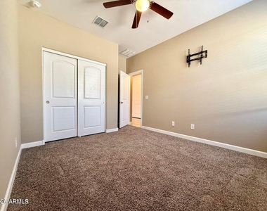 40865 W Hensley Way - Photo Thumbnail 3
