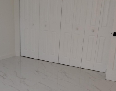 18276 Mediterranean Boulevard - Photo Thumbnail 4