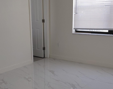18276 Mediterranean Boulevard - Photo Thumbnail 5