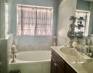 9621 Rainwood Court - Photo Thumbnail 11