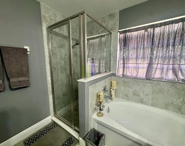 9621 Rainwood Court - Photo Thumbnail 10