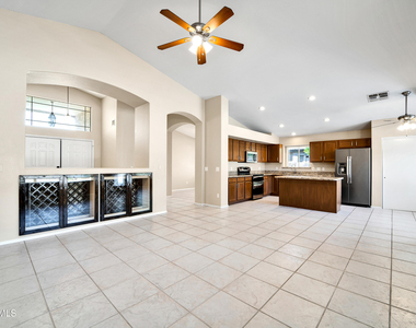 6434 W Kristal Way - Photo Thumbnail 6