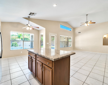 6434 W Kristal Way - Photo Thumbnail 11