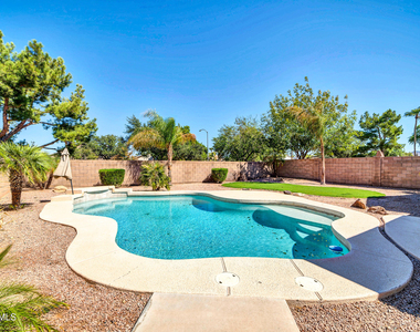6434 W Kristal Way - Photo Thumbnail 32
