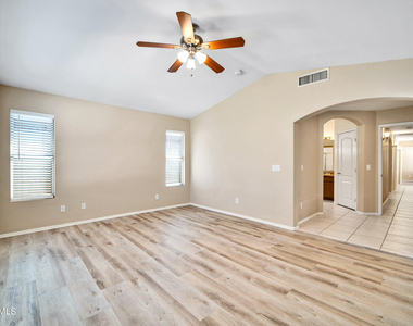 6434 W Kristal Way - Photo Thumbnail 17