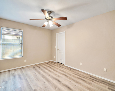 6434 W Kristal Way - Photo Thumbnail 25