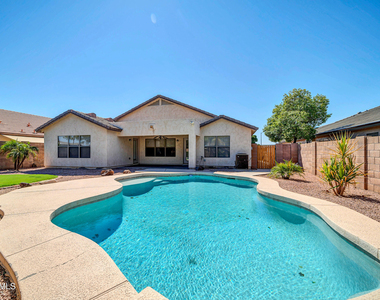 6434 W Kristal Way - Photo Thumbnail 33