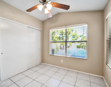 6434 W Kristal Way - Photo Thumbnail 8