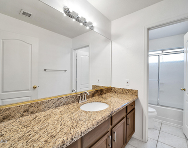 6434 W Kristal Way - Photo Thumbnail 15