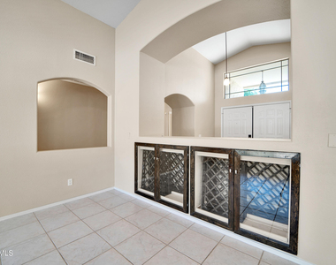 6434 W Kristal Way - Photo Thumbnail 7