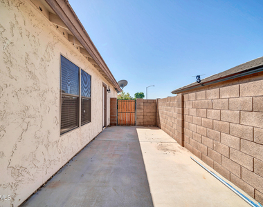 6434 W Kristal Way - Photo Thumbnail 31