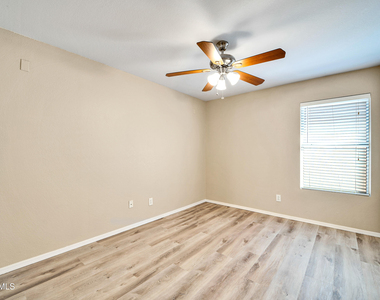 6434 W Kristal Way - Photo Thumbnail 28